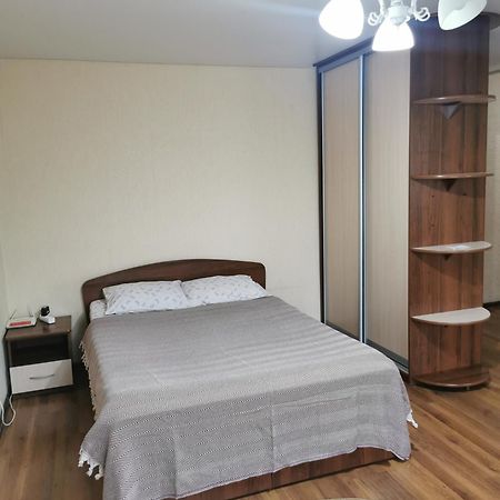 1 Комн Апартаменты В Центре Рядом С Парком Kostanái Exterior foto